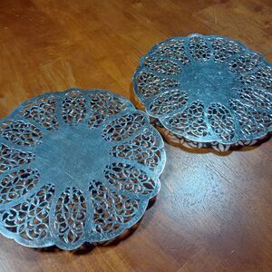 Vintage‎ WM Rogers 77 Silver Plate Footed Trivet